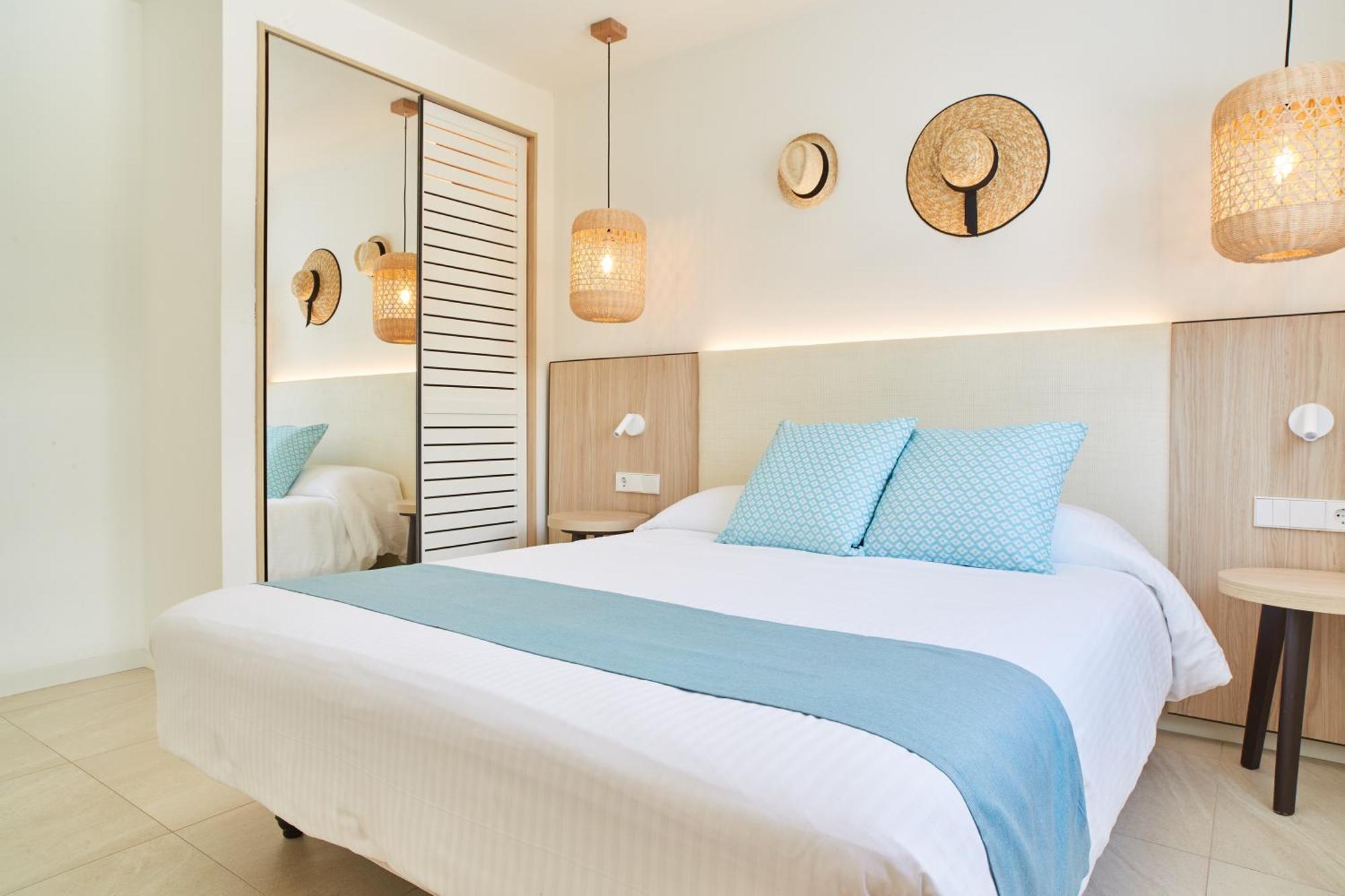 Apartamentos San Miguel Park & Esmeralda Mar Port de Sant Miguel Værelse billede