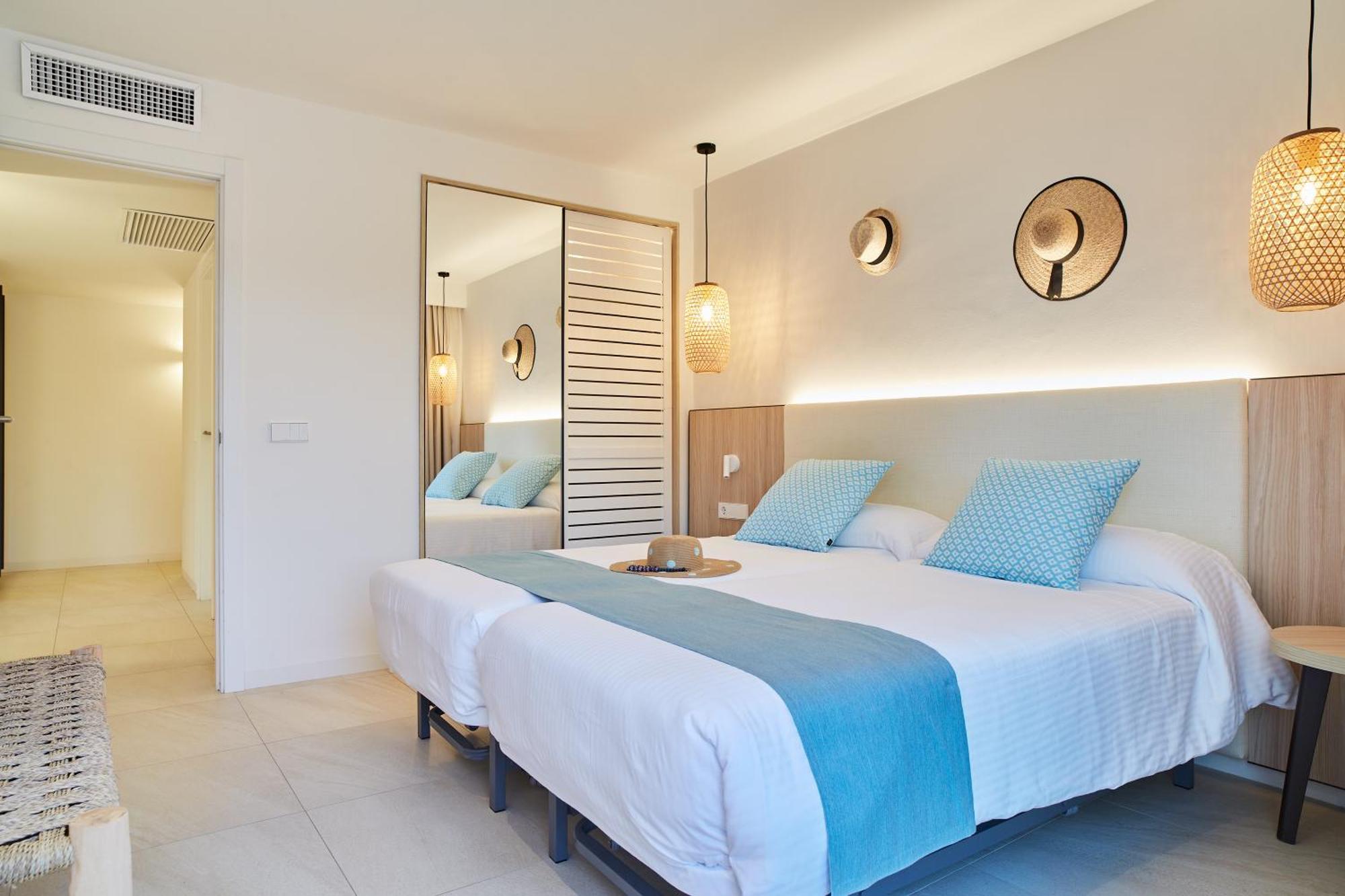 Apartamentos San Miguel Park & Esmeralda Mar Port de Sant Miguel Værelse billede