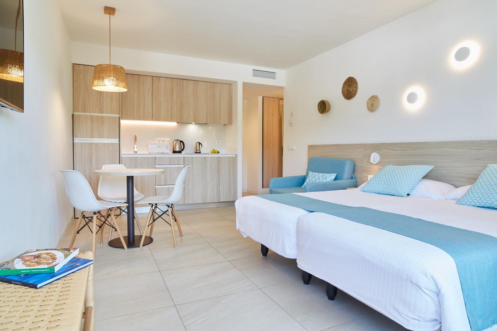 Apartamentos San Miguel Park & Esmeralda Mar Port de Sant Miguel Værelse billede